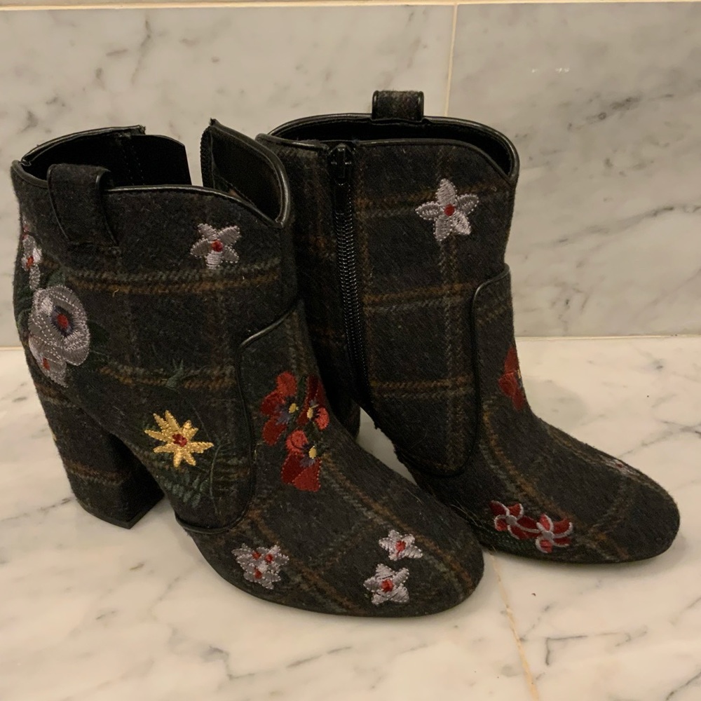 Adorable ankle boots